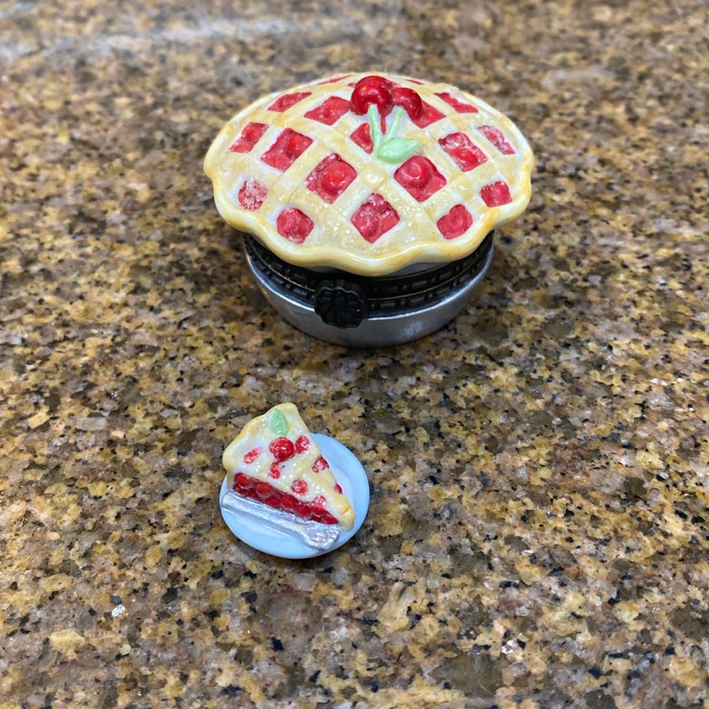 Cooking Club of America trinket box. Cherry pie